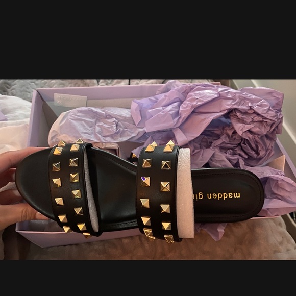 Studded Platform - Picture 3 of 3